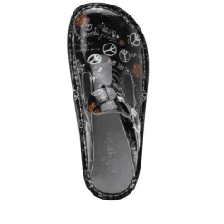Discount Women's Classic Peace & Love Clog Women Women's Shoes