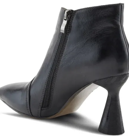 Sale Cosmopolitan Women Women's Boots